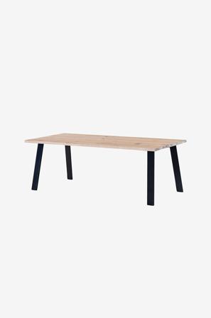 Torkelson - Matbord Exxet 210 cm med utställda ben i metall - Natur - Matbord - Från Homeroom