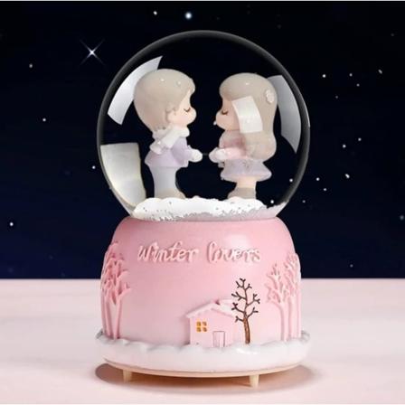 Kreativt farget lysende flytende snøhvit måneskinn par glass krystallkule snurreboks Qixi bursdagspresang (størrelse: 15 * 10cm)