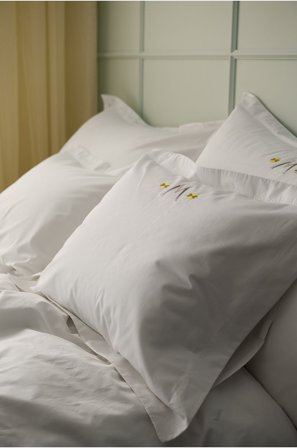 Staycation - Örngott Careful Monogram i bomullspercale - Vit - Örngott - 50X60 - Från Homeroom