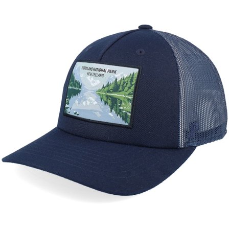 Jim Pilleus - Blauw trucker Cap - Fiordland National Park Navy A-Frame Trucker @ Hatstore