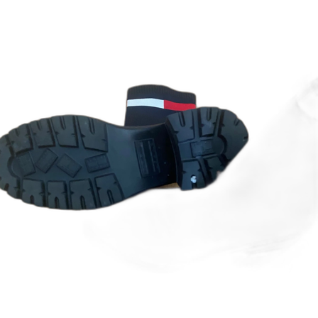 Svarta stickade boots med klack