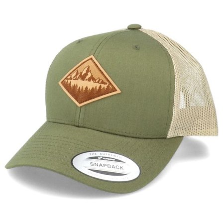 Wild Spirit - Grön trucker Keps - Fir Mountain Patch Mossgreen/Khaki Trucker @ Hatstore