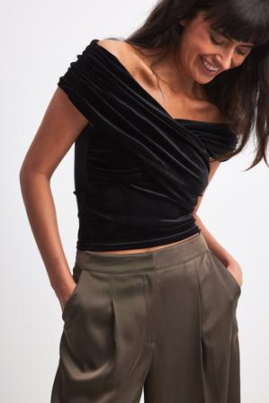 NA-KD Haut en velours à épaules dénudées - Top Nouvel an - Noir - Small