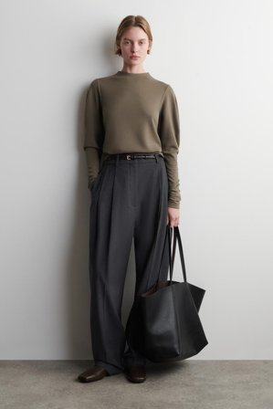 COS Femme Haut À Manches Arrondies in Beige