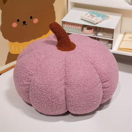 Græskarformede plys puder er perfekte til efterår og vinter.