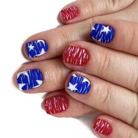 24 st Matt Press On Naglar Kort Fyrkantig Stick on Nagel 4 juli Lösnagel