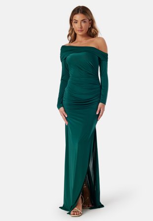 Bubbleroom Occasion - Asymmetric Off Shoulder Soft Gown - Dark green - Kläder