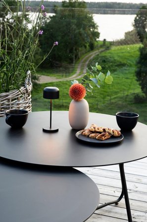 Jotex - Bordlampe mini Lille Usb 20 cm Svart - Kjøp Bordlamper hos Jotex