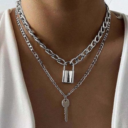 Multilagret Kubansk Punk Sølv Choker Halskjede med Hengelås, Nøkkel og Tykke Lenke-Vedheng for Kvinner