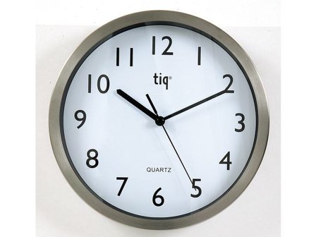 Väggur TIQ 25cm aluminium - Lyreco - Kontorsmöbler och inredning - Väggur - Väggur