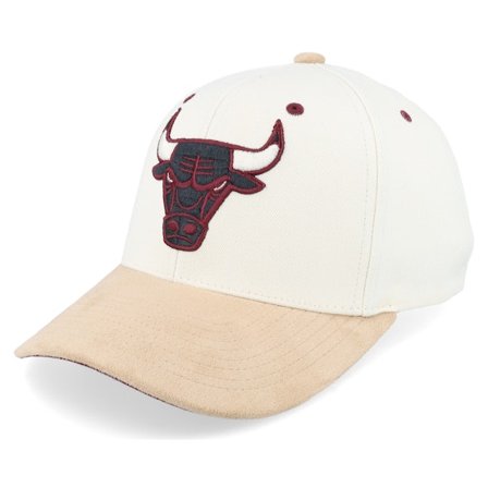 Mitchell & Ness - NBA Beige adjustable Caps - Chicago Bulls Cardinal Classic Red Cream Adjustable @ Hatstore