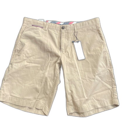Beige shorts från Tommy Hilfiger