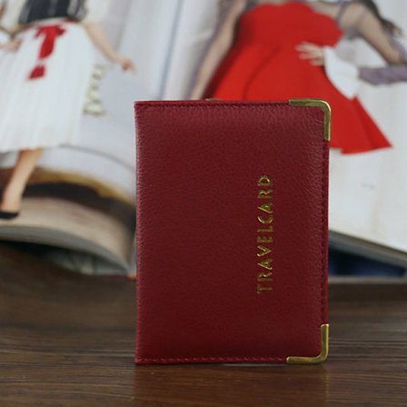 Suojaava kotelo bussi- ja junakorteille VIININPUNAINEN - korkea laatu -XF26-