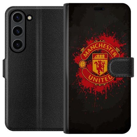Kompatibelt Lommeboketui til Samsung Samsung Galaxy S24+ Manchester United logo i rød og gul farge med røff sportslig bakgrunn