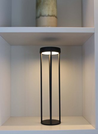 Aurora oppladbar lanterne stor - sort