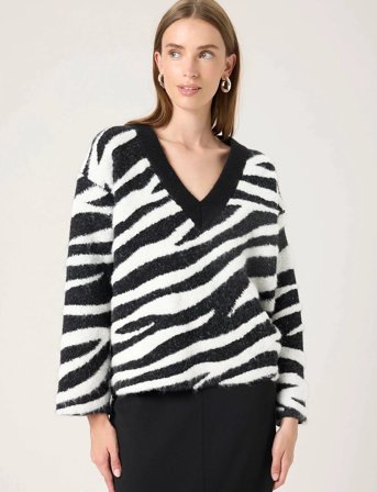 Soaked in Luxury Slsorea V-Neck Pullover - Black - L