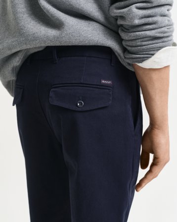 GANT Herren Slim Fit Hose aus Baumwolltwill mit schmal zulaufendem Bein (33/34) Blau