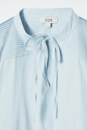 COS Bluzka Z Plisowaniami I Wiązaniem in Niebieski