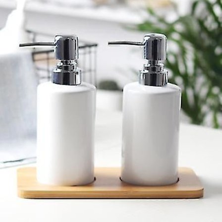 Keramiske baderomtilbehør, trebrett, håndvaskesåpe