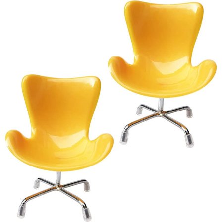 2 st gula stolar 1:6 skala dockhus miniatyr plaststol Mi