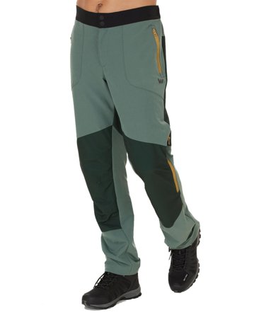 Whistler Saldon M Outdoor Laurel Wreath