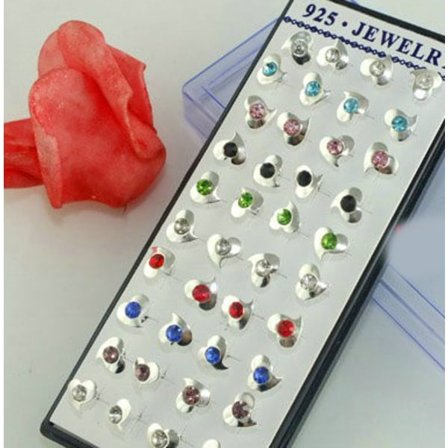 Silverörhänge filled ett par