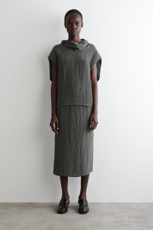 COS Frauen Bleistiftrock Aus Satin In Knitteroptik in Grau