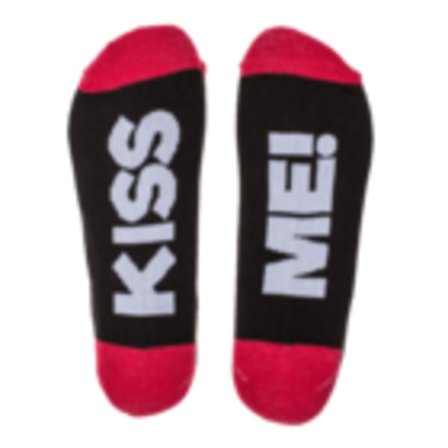 Strumpa med text, Kiss Me