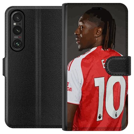 Kompatibelt Lommeboketui til Sony Xperia 1 V Eberechi Eze Arsenal - Nummer 10 i rød jersey portrettbilde,