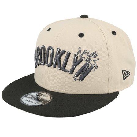 New Era - NBA Beige snapback Kasket - Brooklyn Nets Team Art Khaki/Black Snapback @ Hatstore
