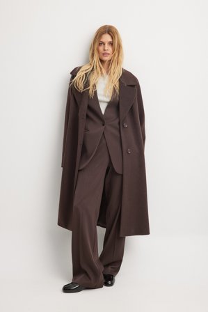 NA-KD Raka kostymbyxor med låg midja - Lågmidjade kostymbyxor - Brun - EU 32