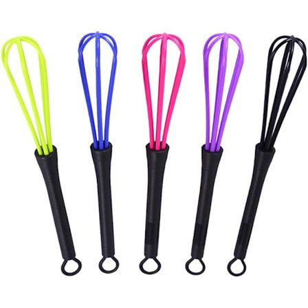 Set med 5 vispar i plast, perfekta för bakverk, frisering och färgning av krämer.