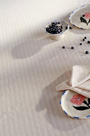 Jotex - Bordsduk Beige/vit HERIBERT - Köp Dukar hos Jotex