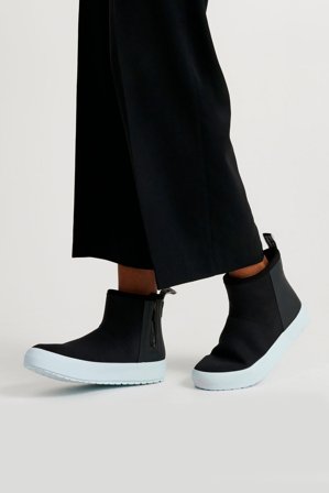 Tretorn Alto Hybrid — Waterproof Shoe Men/Women — Black | Vêtements d’extérieur, bottes en caoutchouc, vestes et vêtements de pluie pour femmes, 