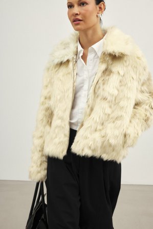 Handpicked x NA-KD Kort jacka i fuskpäls - Jackor och kappor i fuskpäls - Beige - EU 36