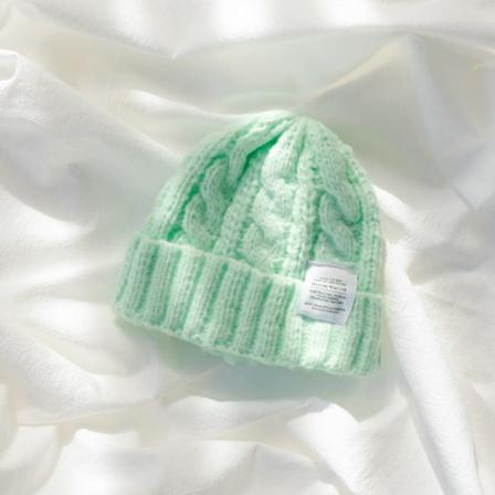 Varm vinterstickad mössa i ren färg japanskt tvinnat yllegarn kvinnor koreansk stil unisex Powder Green M 55-58cm