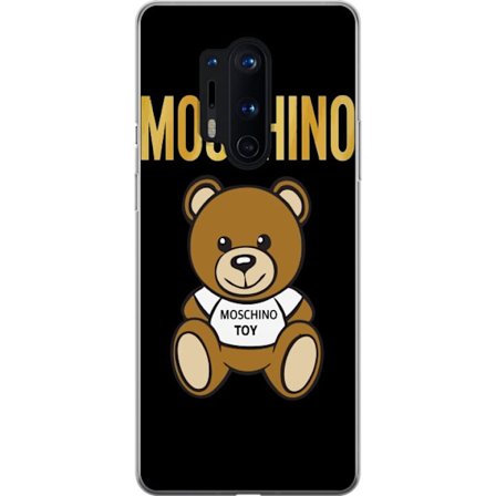 Kompatibelt Mobilskal till OnePlus OnePlus 8 Pro Moschino-inspirerad nallebjörn med text på tröjan, centrerad mot svart bakgrund med tydlig mode- o