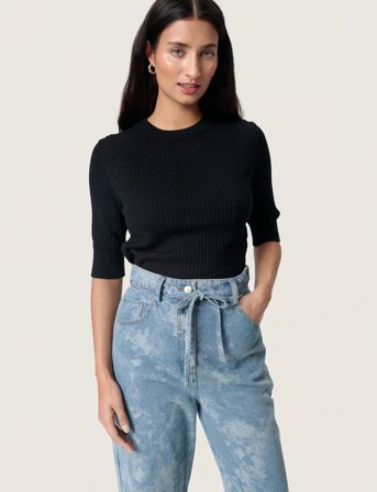 Soaked in Luxury Slspina Tee - Black - XS