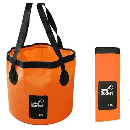 Kaheign gryde, tallerkener og bestik