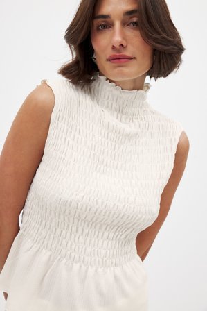 NA-KD Sleeveless Smock Top - Ærmeløse toppe - Råhvid - XS