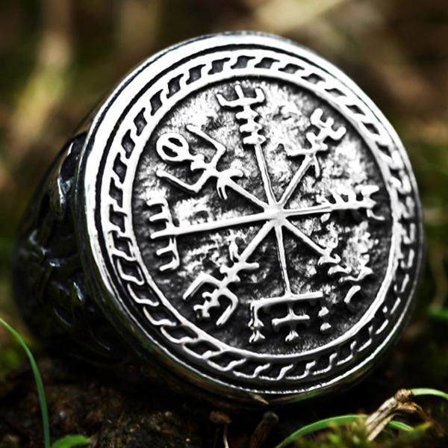 Ring - Nordisk mytologi - Vegvisir med yxor och valknut