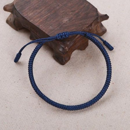 Käsityönä tehty rannekoru + Buddhalainen lahja! Naisille, miehille, teineille. Säädettävä koko! Ystävyyslahja. Käsintehty punottu chakra-rannekoru