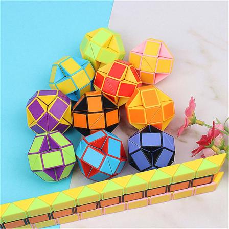24 Blocks Fidget Snake Cube, Mini Snake Viivain Twist Puzzle Lelut lapsille Juhlatarvikkeita, Fidget Sensoriset Lelut Lahja Colorful - 12Pcs