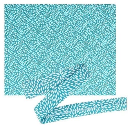 Tyg 55 x 45 cm & sömnad 3 m x 2 cm - Ljusblått med vita kronblad