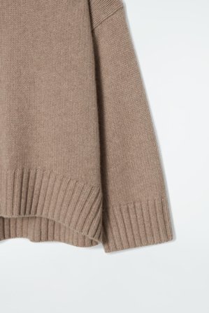 COS Women's Maglione Dolcevita Chunky In Cashmere in Beige