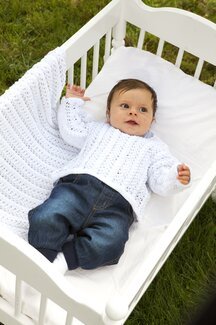 Spetsstickad babytröja, mössa och filt