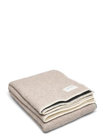 Cleo No. 01 Home Textiles Cushions & Blankets Blankets & Throws Grå Hein Studio