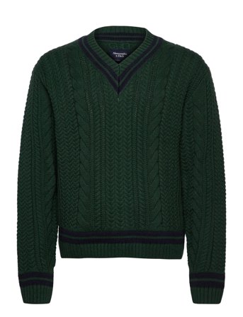 Abercrombie & Fitch | Oversized Cricket Cable V Neck | M