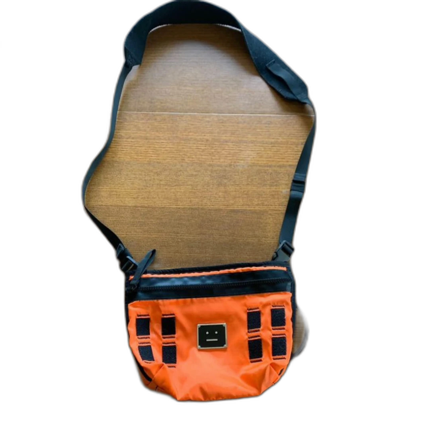 Orange axelväska från Acne Studios