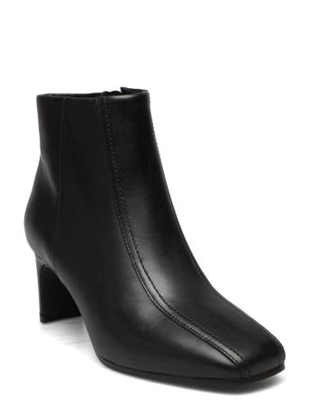 Seren55 Top Black Clarks